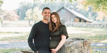 جينيفر غيتس وزوجها نايل نصار يستقبلان مولودتهما الثانية