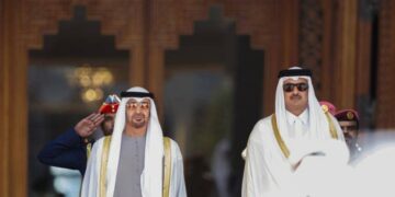 رئيس دولة الإمارات وأمير قطر يبحثان التطورات في المنطقة