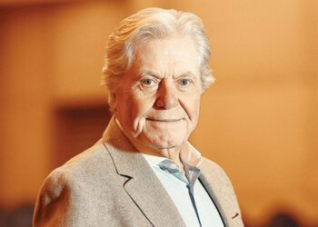 حسين فهمي رئيس القاهرة السينمائي: رفضنا قبول رعاية أية شركة موجودة على قائمة المقاطعة