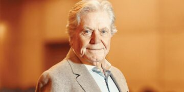 حسين فهمي رئيس القاهرة السينمائي: رفضنا قبول رعاية أية شركة موجودة على قائمة المقاطعة