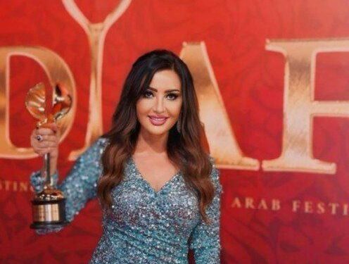 الفنانة لطيفة تحصد جائزة أفضل ألبوم في 2024 بمهرجان “ضيافة ” في دبي