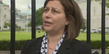 أيرلندا تقر تعيين أول سفيرة فلسطينية لديها..