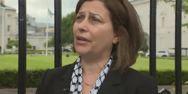 أيرلندا تقر تعيين أول سفيرة فلسطينية لديها..