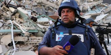 الدحدوح ينال جائزة دولية مرموقة لحرية الصحافة لعام 202