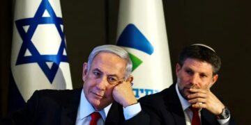 القناة 13 الإسرائيلية: اعتقال أشخاص بمكتب نتنياهو سربوا معلومات