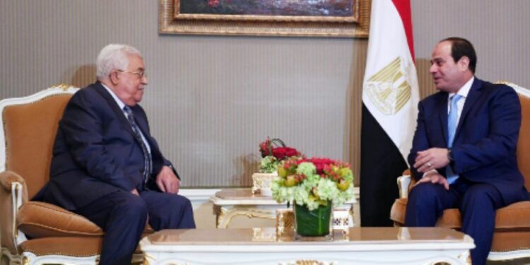 خلال لقاء عباس في القاهرة.. السيسي يؤكد دعم مصر للسلطة الفلسطينية وبذل الجهود المكثفة للتهدئة ووقف إطلاق النار في غزة