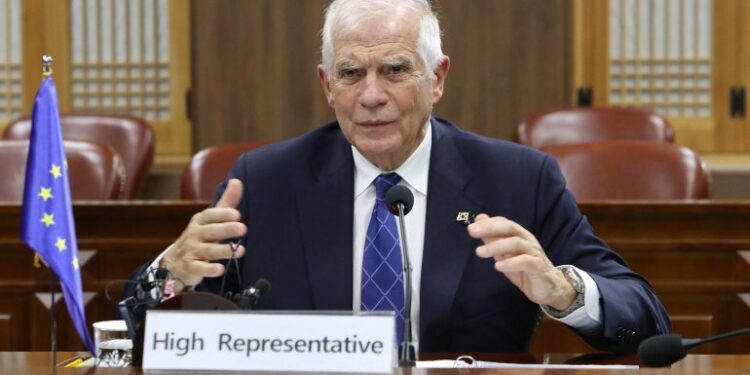 بوريل يطالب بوقف فوري لإطلاق النار وتطبيق مباشر للقرار 1701