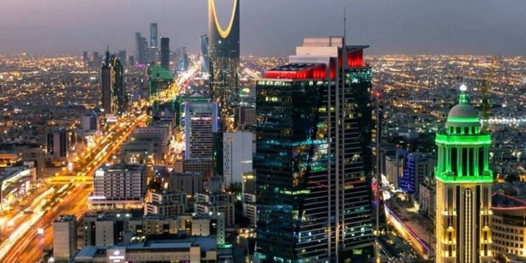 السعودية تعتزم استثمار نصف تريليون دولار في السياحة