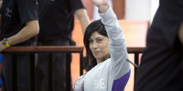 معزولة في “قبر”.. اتهام إسرائيل بالتنكيل بالمناضلة خالدة جرار