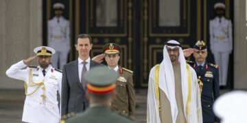 أول بيان رسمي.. دولة الإمارات تعلق بعد ما جرى لبشار الأسد