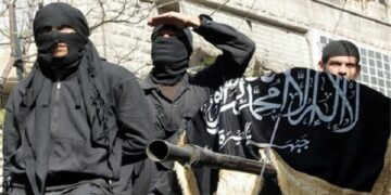 بعد إسقاط حكم الأسد.. الإدارة الأمريكية تدرس رفع “هيئة تحرير الشام” من قائمة الإرهاب وإلغاء مكافأة القبض على الجولاني !!!