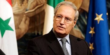 هل يتولّى فاروق الشرع إدارة الحوار الوطني السوري الجديد؟