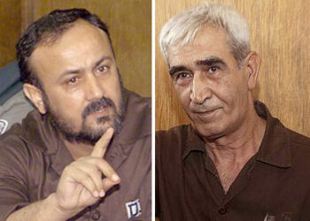 وسائل إعلام: عائلتا البرغوثي وسعدات تنفيان الموافقة بالإفراج عنهما وإبعادهما إلى تركيا