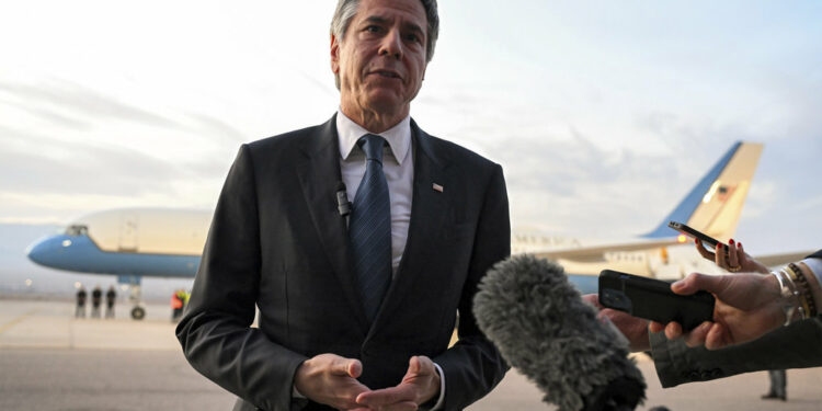 بلينكن: واشنطن أجرت “اتصالا مباشرا” مع هيئة تحرير الشام في سوريا على الرغم من تصنيفها منظمة إرهابية