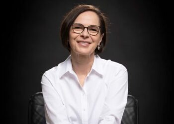 فوز البروفيسورة ياسمين بلقايد من الجزائر بـ جائزة «نوابغ العرب» عن فئة الطب