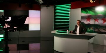 الإعلام السوري ينزع عباءة الأسد فور سقوطه ويرتدي ثوب “الثورة”