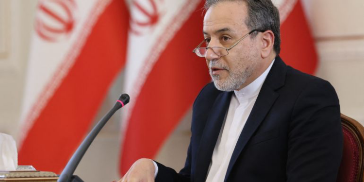 إيران: نرغب في منع الفوضى بسوريا ونرفض التدخل الأجنبي