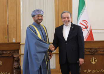 وزير خارجية إيران: ندعو لاحترام سيادة سوريا