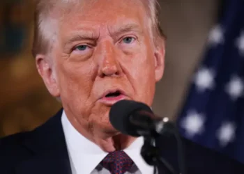 الرئيس الأمريكي يأمر بإيداع “المتحوّلات جنسيًّا” في سجون الرجال!