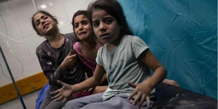 صحافة عالمية: حل الدولتين في مهب الريح وتحذيرات من تداعيات تهجير سكان غزة