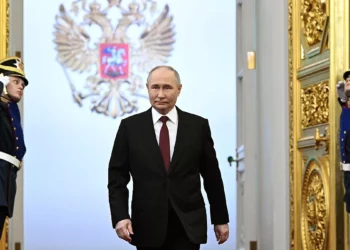 بوتين: الحرب في أوكرانيا قد تنتهي خلال شهرين والمفاوضات ممكنة ولكن ليس مع زيلينسكي لأنه “غير شرعي”