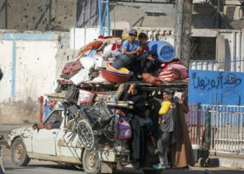 بدء عودة عشرات آلاف النازحين إلى شمال غزة بعد 15 شهرا .. و”حماس” تعتبره “يوم نصر للفلسطينيين وهزيمة لاسرائيل “