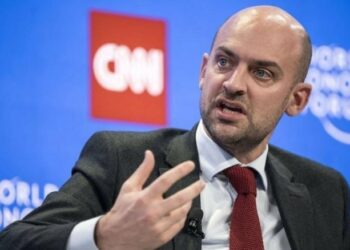 الخارجية الفرنسية تعتبر أيّ تهجير قسري لفلسطينيي غزة “غير مقبول” ومن شأنه تقويض حلّ الدولتين وعنصر مزعزع لاستقرار مصر والأردن.. ووزير إسرائيلي يشيد بخطة ترامب لتهجير الفلسطينيين