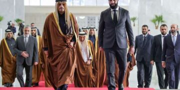 أول زيارة بعد سقوط النظام السوري السابق.. رئيس وزراء قطر يلتقي الشرع بدمشق ويؤكد: نحن على أبواب مرحلة جديدة في تاريخ سوريا وقطر تمد يدها للسوريين