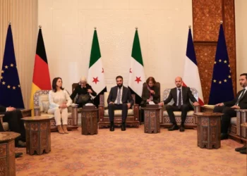 يديعوت أحرونوت: العديد من قادة الدول يتوددون لزعيم سوريا الجديد