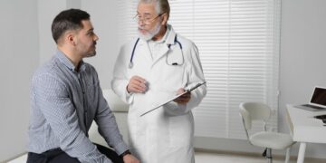 دواء جديد قيد التجربة يمنح الأمل لرجال يعانون من العقم