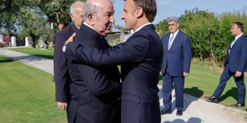 بين باريس والجزائر “حرب تأشيرات” جديدة تلوح في الأفق.. تصريحات حادة لمسؤولين فرنسيين وتنديد جزائري بنفوذ “اليمين المتطرف الانتقامي” في فرنسا