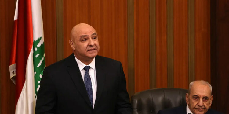 رئيس لبنان يبحث دفع إسرائيل إلى وقف اعتداءاتها على الأهالي والقرى في الجنوب ويدعو للضغط عليها للتقيد باتفاق وقف إطلاق النار