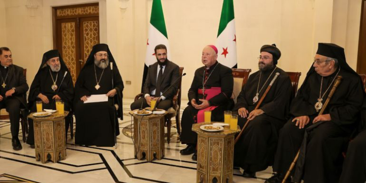 الشرع يلتقي وفدا من الطائفة المسيحية بدمشق والحكومة تشكل هيئة للمنافذ
