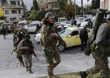 “ترفيع رتب” مسلحين أجانب في سوريا.. لمن سيكون الولاء؟