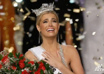 طالبة تمريض من ألاباما تفوز بلقب ملكة جمال أمريكا لعام 2025