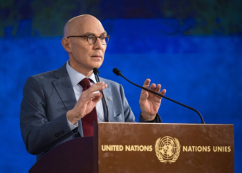 المفوض الأممي لحقوق الإنسان يدعو لعدم السماح بتكرار الفظائع بسوريا