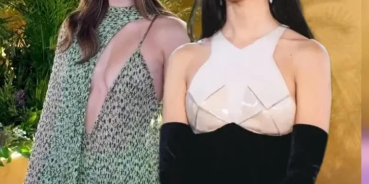 إطلالات النجمات التركيات في حفل Joy Awards بتوقيع عالمي