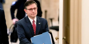 مايك جونسون الجمهوري رئيساً لمجلس النواب الأمريكي بعد تصويت صعب