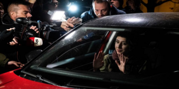 الصحافية الإيطالية تصل إلى بلادها..بعد أسابيع من اعتقالها في إيران