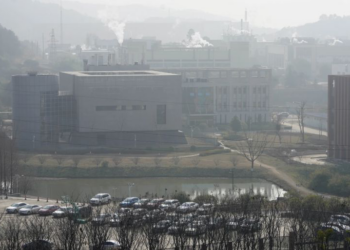 سي آي إيه ترجح نشوء جائحة كورونا داخل مختبر صيني