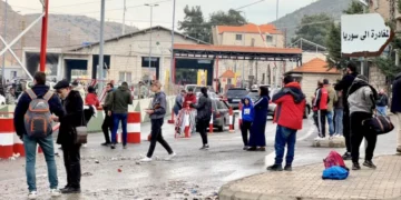 السلطات السورية تفرض قيودا على دخول اللبنانيين إلى أراضيها بعد مناوشات بين الجيش اللبناني ومسلحين سوريين