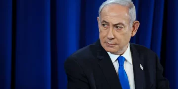 بعد إعلان القسام تأجيل إطلاق سراح الأسرى.. مكتب نتنياهو يزعم الالتزام بإتفاق غزة والبحث في أي انتهاكات جديدة وأهالي الأسرى يطالبون حكومة الاحتلال بعدم عرقلة الصفقة