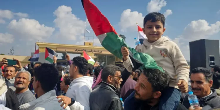 مقترح ترامب لنقل سكان غزة “تهديد وجودي” للأردن ووصفة سحرية للخراب وليس للسلام.. فهل ستنجح تحرّكات العاهل الأردني؟