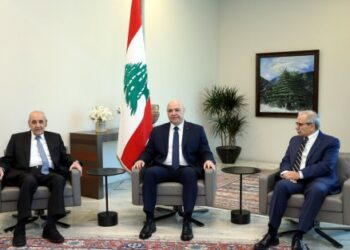 بعد “اجتماع استثنائي”.. عون وسلام وبري يؤكدون وجوب انسحاب إسرائيل من أراضي لبنان وجاهزية الجيش للقيام بمهامه.. لبنان يواصل اتصالات دبلوماسية