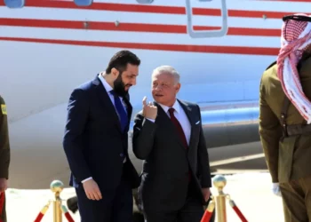 الملك الأردني بحث مع الشرع أمن الحدود وتهريب الأسلحة والمخدرات وعودة اللاجئين السوريين.. والملك عبد الله يدين الاعتداءات الإسرائيلية على الأراضي السورية