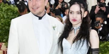 عشيقة إيلون ماسك وأم أولاده تتفقان على فضحه