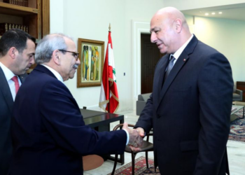 فيتو أميركي على مشاركة حزب الله بالحكومة اللبنانية