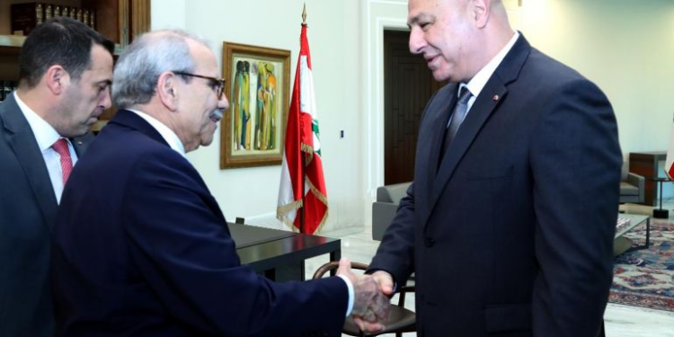 فيتو أميركي على مشاركة حزب الله بالحكومة اللبنانية