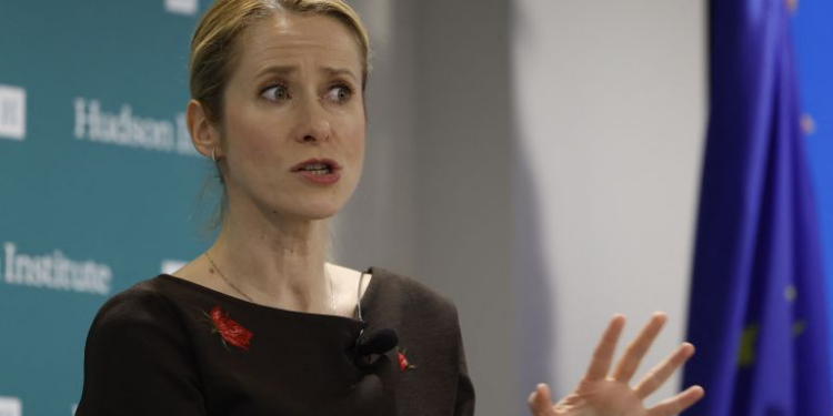 الإتحاد الأوروبي: واشنطن قوية تجاهنا وودية مع روسيا