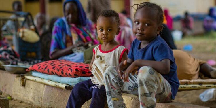 “يونسيف”: مئات آلاف الأطفال يتعرضون للخطر في مخيم زمزم بالسودان